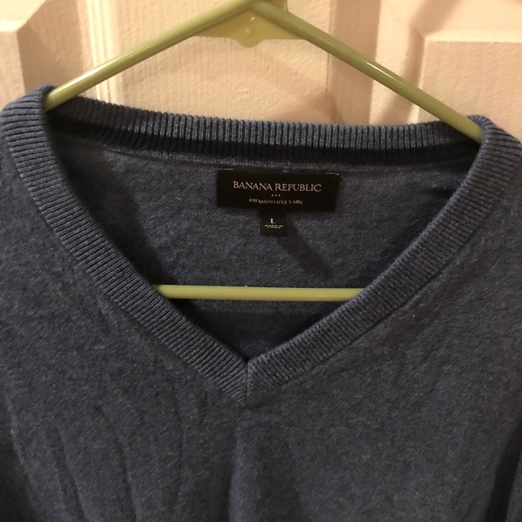 Banana Republic Sweater - Picture 2 of 2